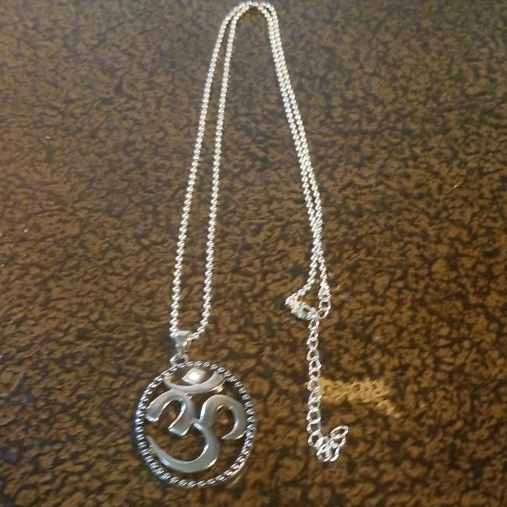 Jewelry - Picture 3 of 3